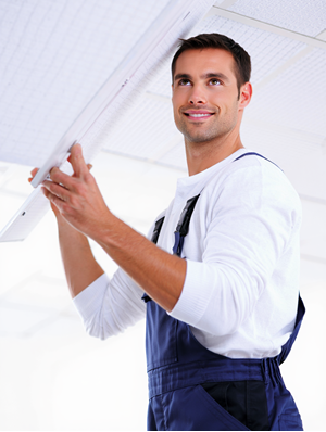 Монтажник потолков